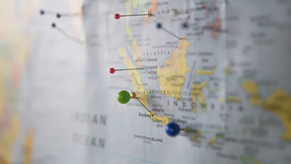 eine Karte mit unterschiedlichen Pins drin