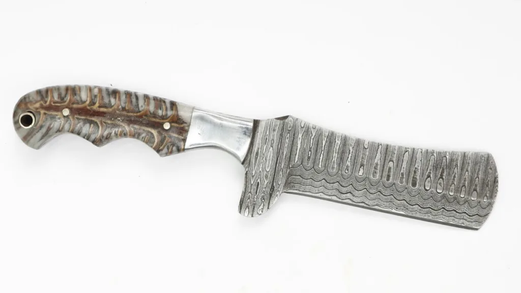 Damaststahl Messer liegend
