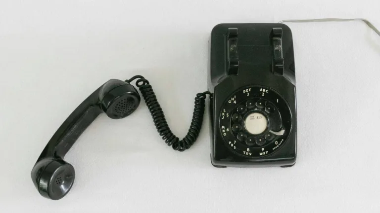 Senioren-Telefone 2025 im Vergleich – 5 Festnetz-Modelle