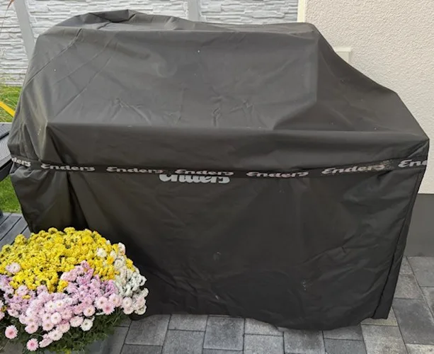 Mähroboter im Garten