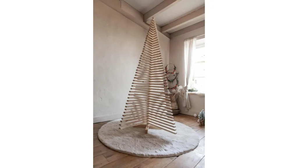 Großer Holz-Weihnachtsbaum Like a Tree Straight XL aus geraden FSC-Fichtenholzlatten