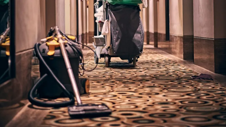 Staubsaugroboter – Aufbau, Sensorik und Funktionsweise erklärt