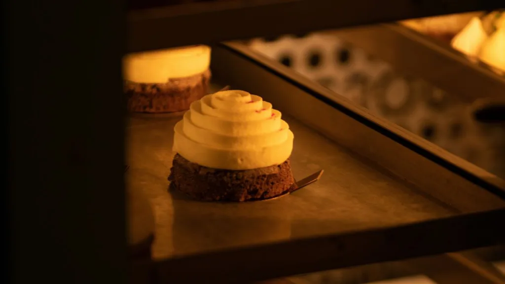 ein Törtchen bei der Zubereitung im Mini-Backofen