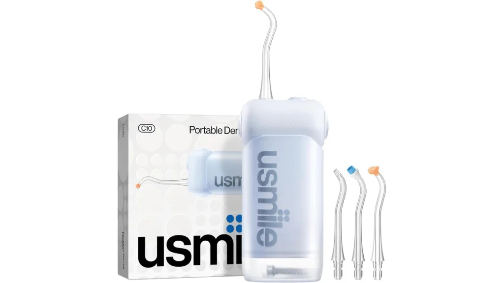 die kompakte usmile C10 Munddusche in transparenten weiß