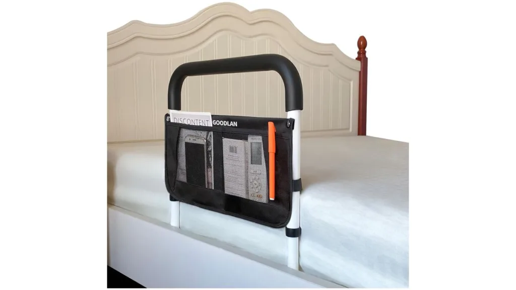 die GOODLAN Aufstehhilfe in Weiß mit schwarzem Griffbezug