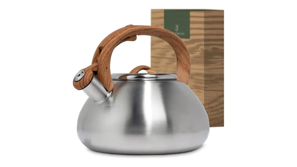 der WALDWERK Wasserkessel 2,3 Liter mit Holzgriff