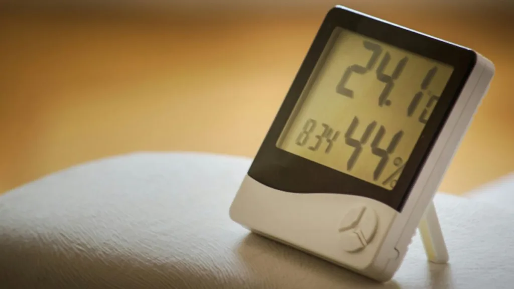 Anzeige eines digitalen Luftfeuchtemessers mit Gradanzeige