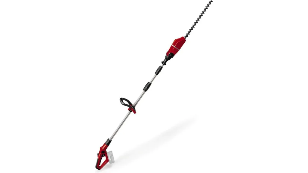 die rote Einhell Akku-Teleskop-Heckenschere