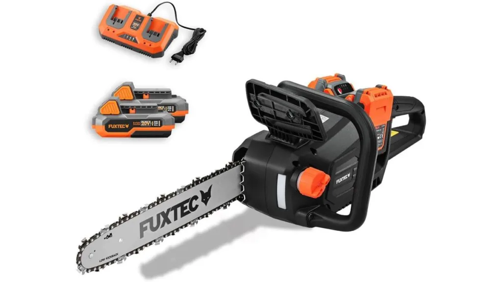 die schwarze FX Akku Kettensäge von Fuxtec