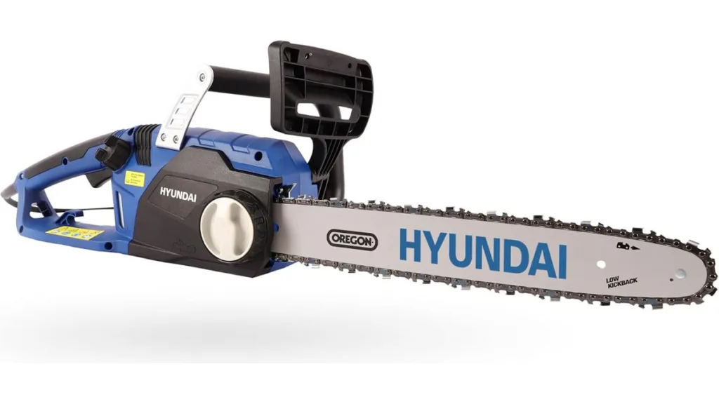 die blaue HYUNDAI CS2416E Kettensäge