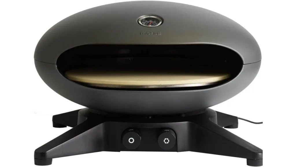 der schwarze Morsø Forno Spin im futuristischen Design